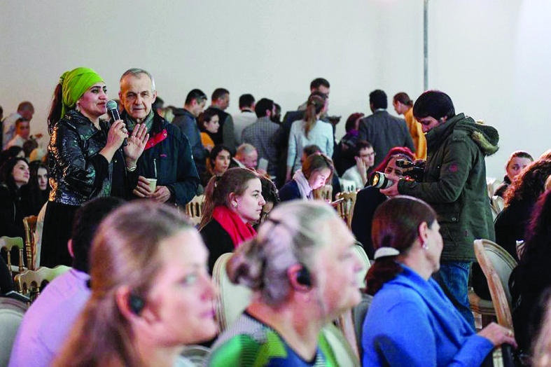 وسط أجواء باردة وممطرة.. الروس يقضون ليلة ممتعة مع 3 أفلام سعودية