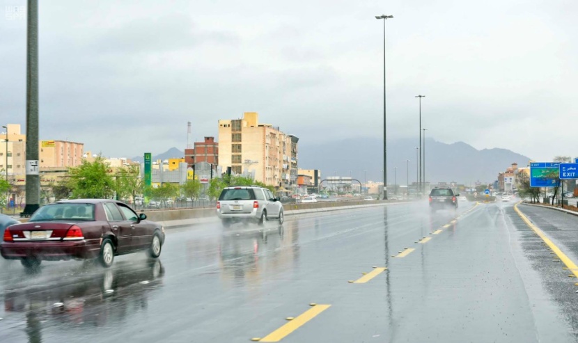 هطول أمطار على منطقة المدينة المنورة