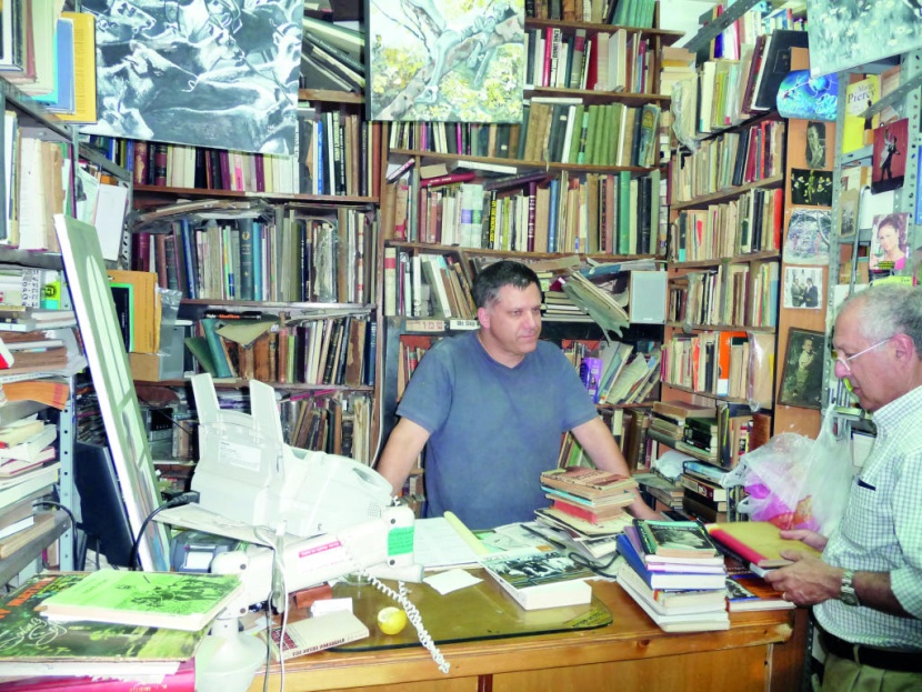 مكتبات القديم والمستعمل .. مناجم معرفة تدر الملايين