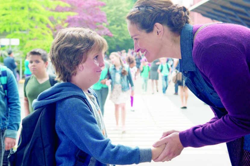 جوليا روبرتس .. أم مفعمة بالاهتمام ضد بشاعة التنمر