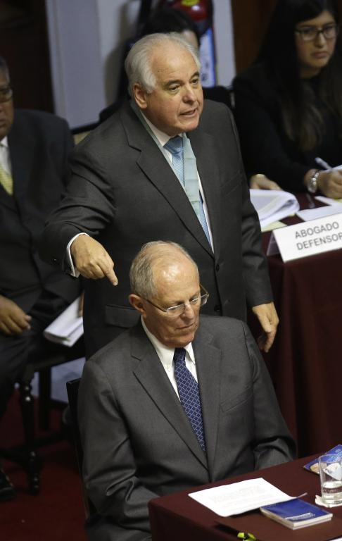 محاكمة رئيس دولة بتهمة الرشوة