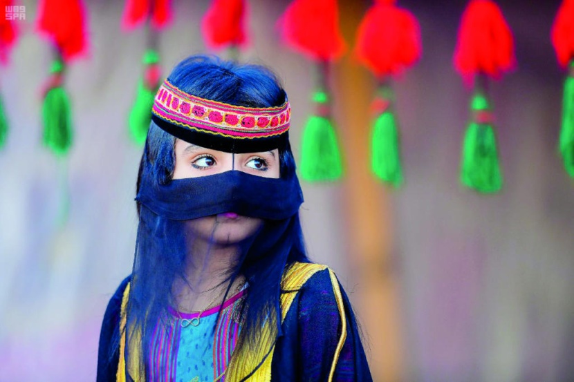 فتاة المهرجان