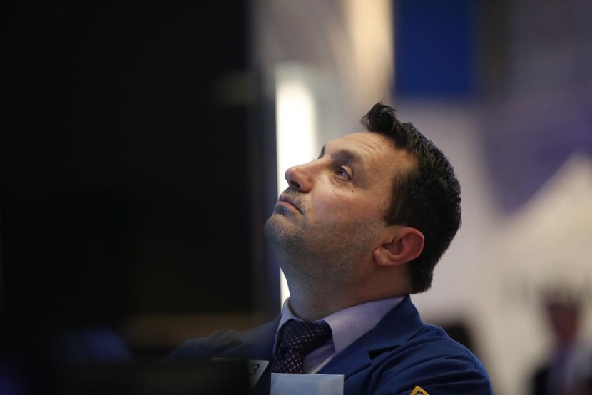 قصة مصورة.. الأسهم الأمريكية تسجل أدنى هبوط في يوم واحد منذ 6 سنوات