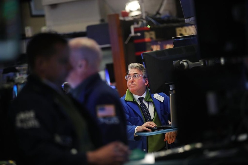 قصة مصورة.. الأسهم الأمريكية تسجل أدنى هبوط في يوم واحد منذ 6 سنوات