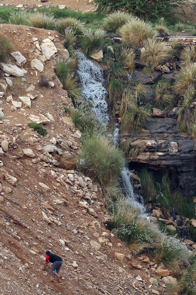 أمطار الرياض تجذب الأهالي للمتنزهات الطبيعية