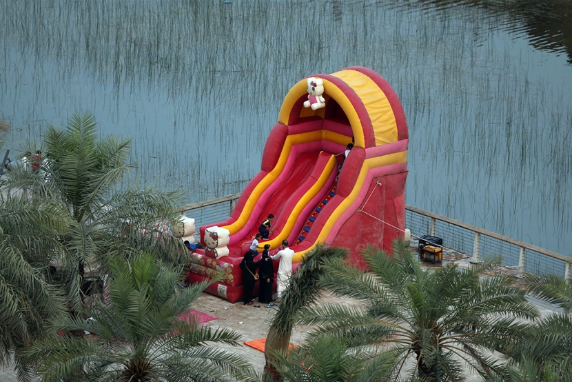 أمطار الرياض تجذب الأهالي للمتنزهات الطبيعية