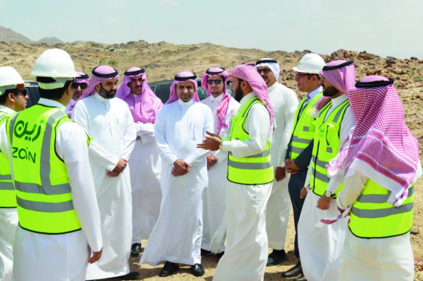 وزير الاتصالات يتفقد مشاريع صندوق الخدمة الشاملة والنطاق العريض التي تنفذها «زين السعودية» في منطقة عسير