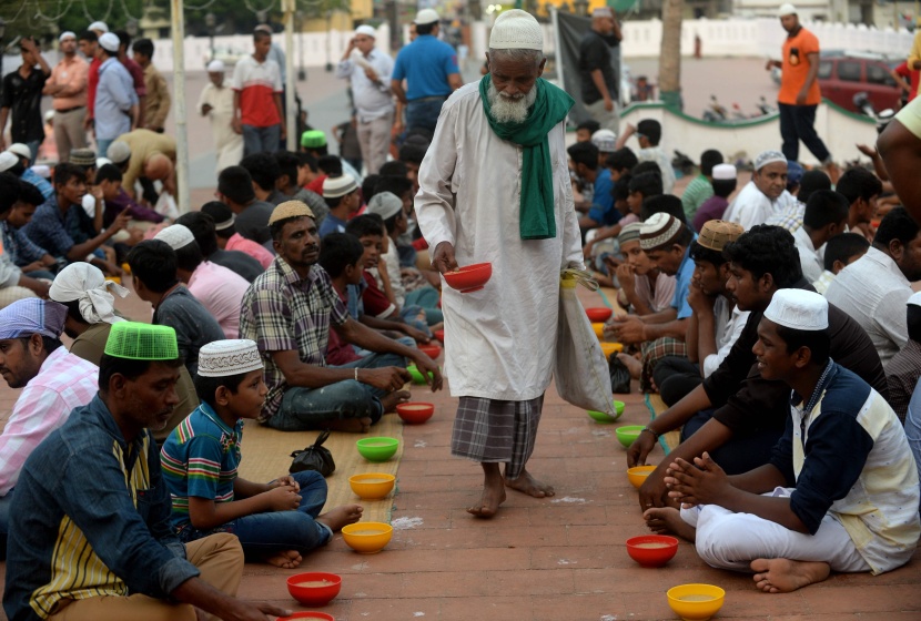 قصة مصورة: رمضان حول العالم
