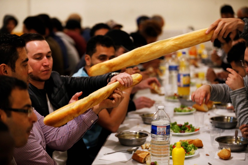 قصة مصورة: رمضان حول العالم