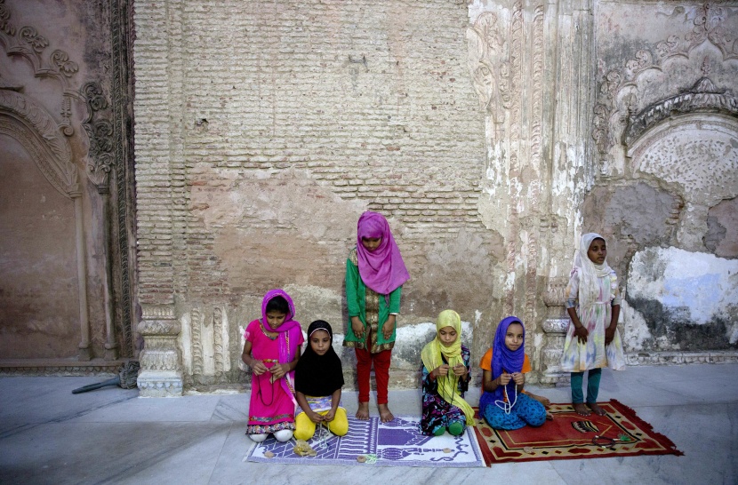 قصة مصورة: رمضان حول العالم