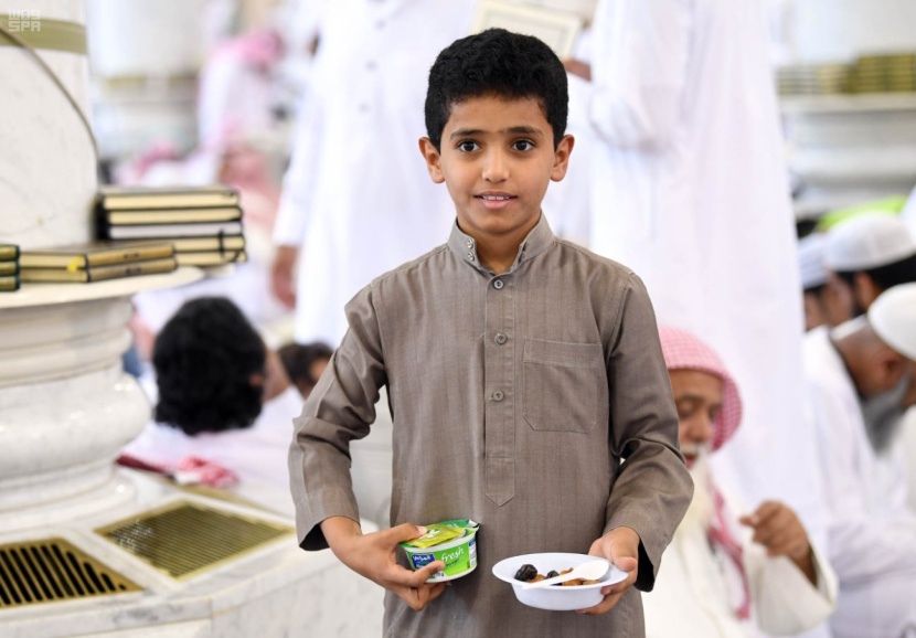 قصة مصورة: السفرة الرمضانية من المسجد النبوي