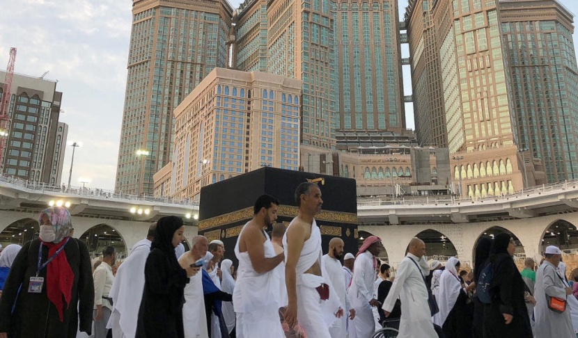 قصة مصورة: رمضان من البيت العتيق