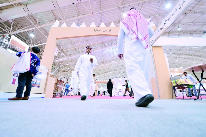 رغم تزايد الأكاديميين .. «المثقف الحقيقي» مهدد بالانقراض