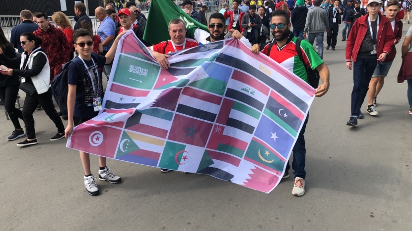 توافد الجماهير السعودية إلى ملعب لوجنبكي لمؤازرة المنتخب السعودي أمام نظيره الروسي