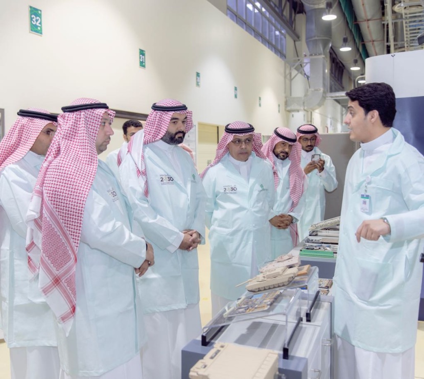 وزير الاتصالات يبحث سبل التعاون في صناعات الاتصالات وتقنية المعلومات وطنيا مع "الالكترونيات المتقدمة"