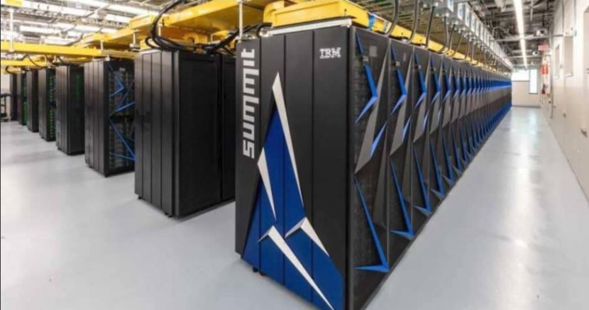 بحجم ملعبي تنس.. إمكانات "مهولة" لأسرع كمبيوتر في العالم