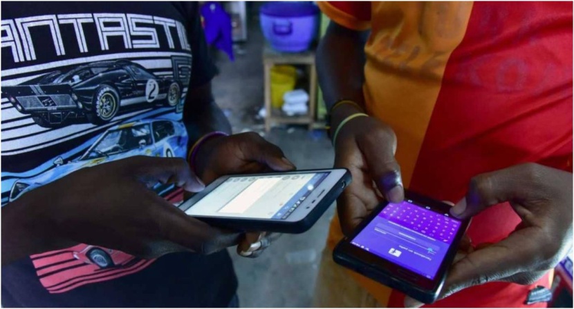 بدء تحصيل رسوم على استخدام تطبيقات التواصل الاجتماعي بالهواتف في أوغندا