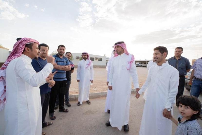 وزير الإسكان يقف ميدانياً على إجراءات تسليم إسكان العيينة