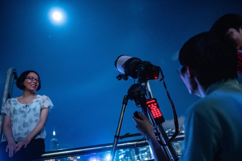 الأنظار تتطلع للسماء لرؤية "القمر الدموي" في أطول خسوف في القرن 21