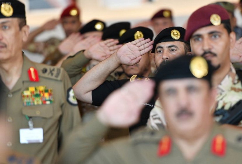 قصة مصورة: وزير الداخلية يرعى الحفل السنوي لاستعراض قوات أمن الحج 