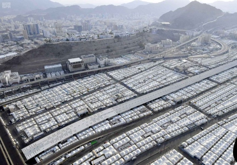 صور من سماء مكة ترصد الجهود التي تقوم بها الجهات الحكومية والأهلية لخدمة الحجاج