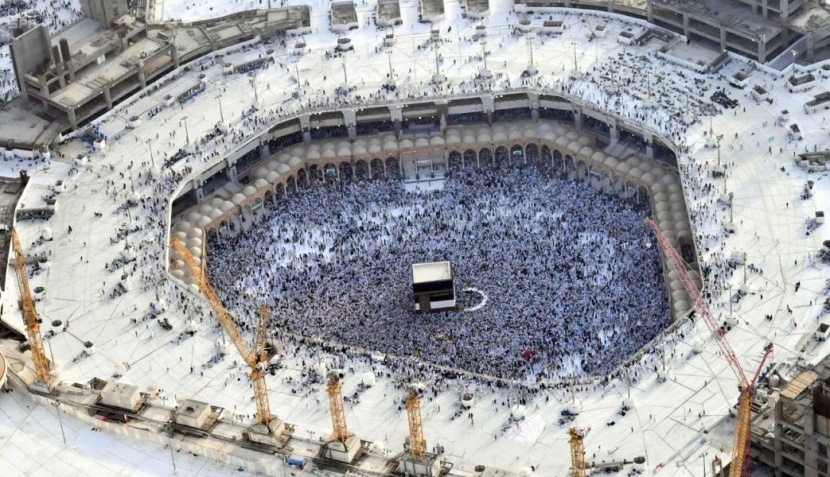 صور من سماء مكة ترصد الجهود التي تقوم بها الجهات الحكومية والأهلية لخدمة الحجاج