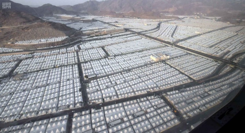 صور من سماء مكة ترصد الجهود التي تقوم بها الجهات الحكومية والأهلية لخدمة الحجاج