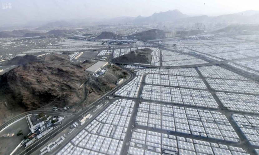 صور من سماء مكة ترصد الجهود التي تقوم بها الجهات الحكومية والأهلية لخدمة الحجاج