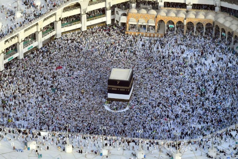 صور من سماء مكة ترصد الجهود التي تقوم بها الجهات الحكومية والأهلية لخدمة الحجاج