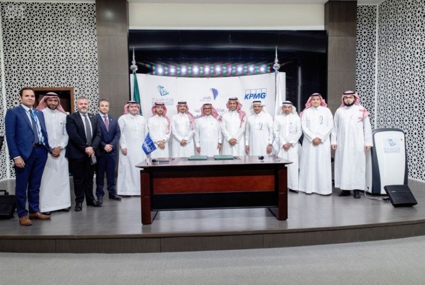 "الاتصالات وتقنية المعلومات" توقع مذكرة مع "كي بي ام جي"  لإنشاء مركز للابتكار في تحليل البيانات والذكاء الاصطناعي