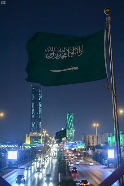 الرياض .. تكتسي "الأخضر" وتعيش مع سكانها فرحة وطن