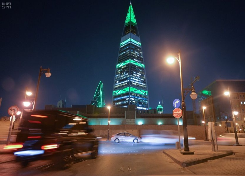 الرياض .. تكتسي "الأخضر" وتعيش مع سكانها فرحة وطن