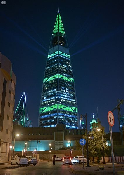 الرياض .. تكتسي "الأخضر" وتعيش مع سكانها فرحة وطن