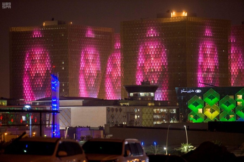 الرياض .. تكتسي "الأخضر" وتعيش مع سكانها فرحة وطن