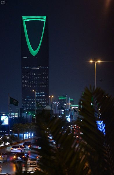 الرياض .. تكتسي "الأخضر" وتعيش مع سكانها فرحة وطن