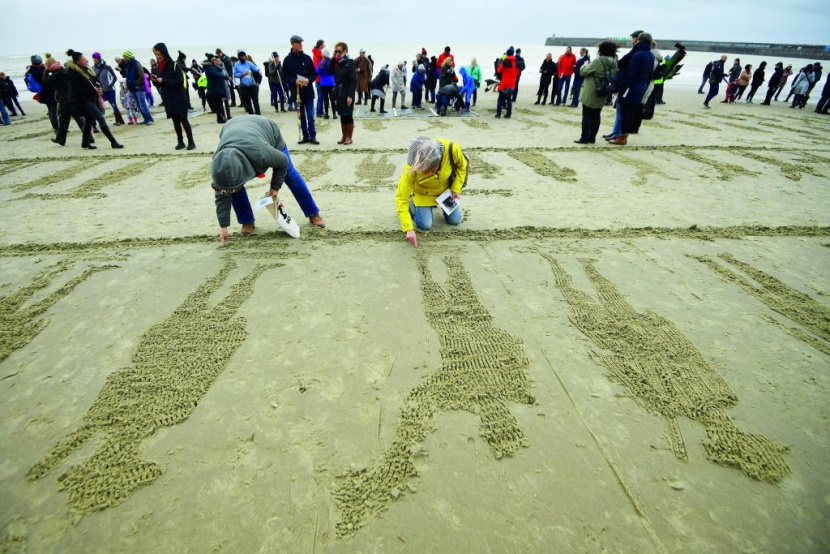 مشاركون يحيون ذكرى مرور 100 عام على الحرب العالمية الأولى