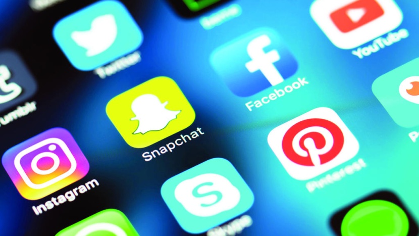 الشبكات الاجتماعية ترفع بوابة جديدة لزوار منصات التجارة الإلكترونية في السعودية