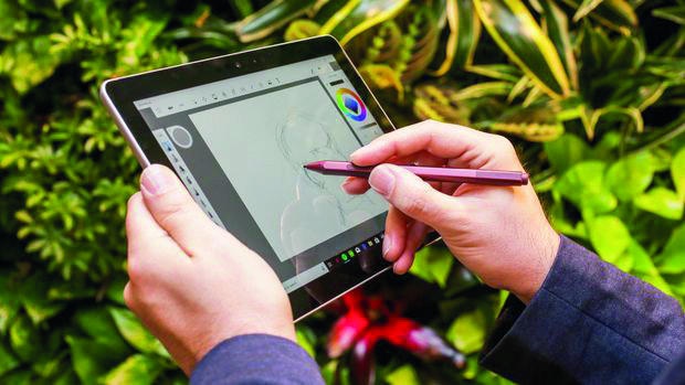 نمو الطلب على أجهزة الكمبيوتر الشخصية والمتحولة في المملكة