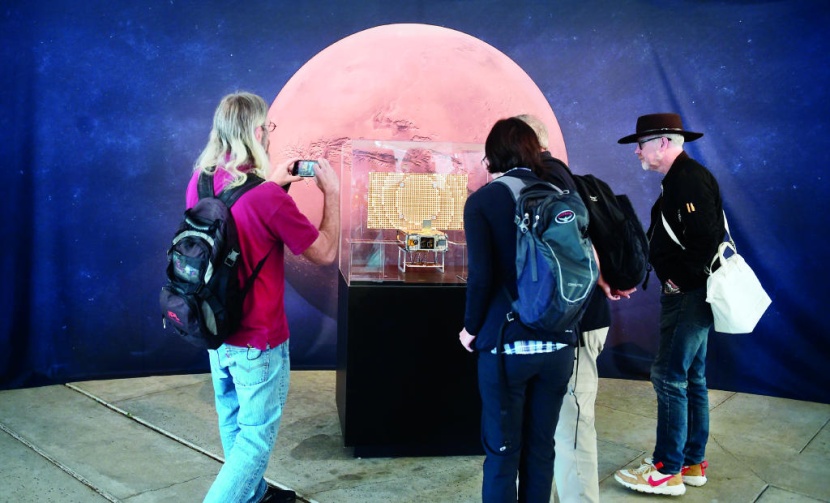 إنسايت يهبط على المريخ