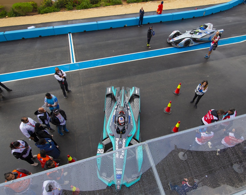 قصة مصورة : فورمولا اي الدرعية