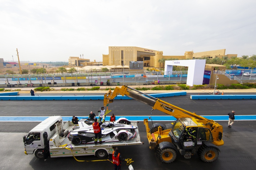 قصة مصورة : فورمولا اي الدرعية