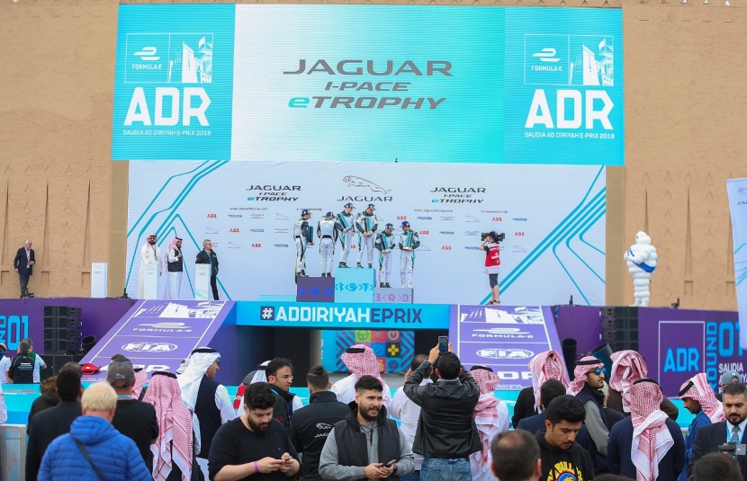 قصة مصورة : فورمولا اي الدرعية