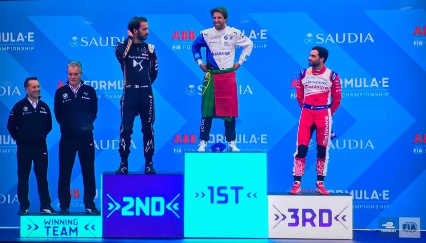 قصة مصورة : فورمولا اي الدرعية