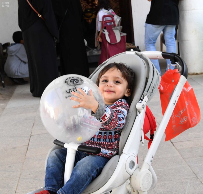 لليوم الرابع.. توافد كبير لمهرجان الجنادرية ٣٣