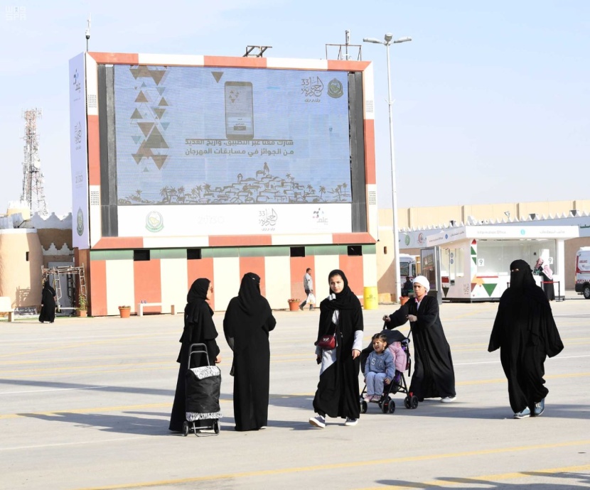 لليوم الرابع.. توافد كبير لمهرجان الجنادرية ٣٣