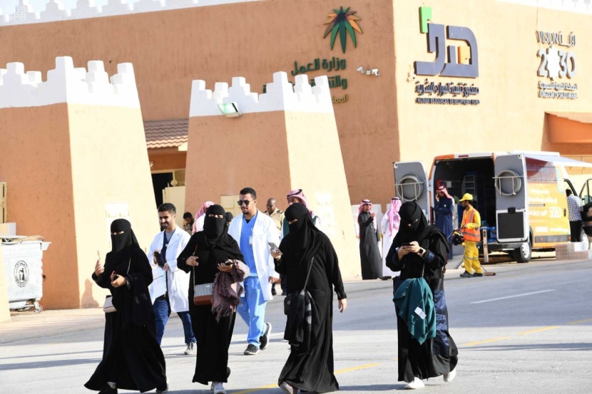 لليوم الرابع.. توافد كبير لمهرجان الجنادرية ٣٣