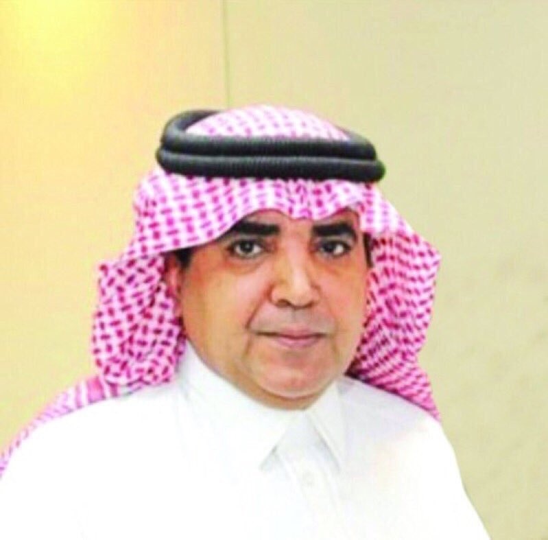 رئيس تحرير "الرياض" يباشر عمله بعد رحلة علاجية
