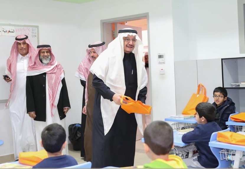في أول يوم دراسي .. آل الشيخ للطلاب: أتفاءل بكم