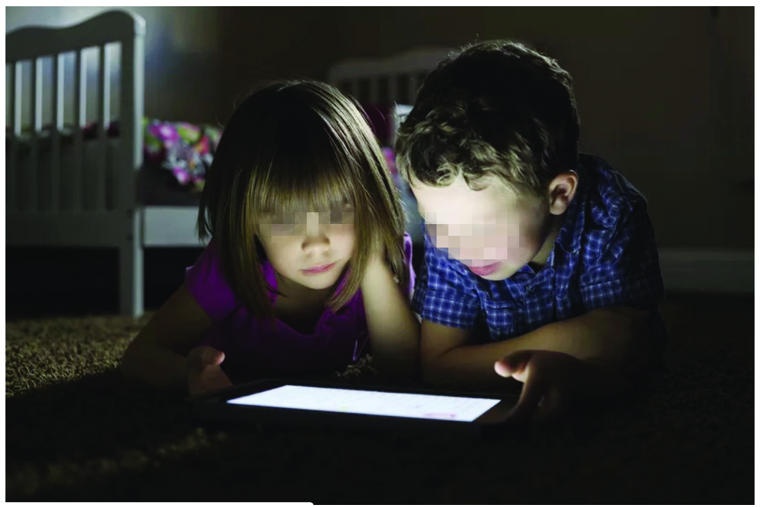 رفع وعي الصغار بمخاطر الإنترنت يحد من تعرضهم لها