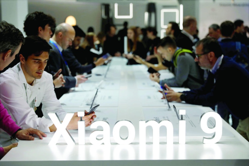 شركات المحمول تعرض هواتف قابلة للطي في برشلونة .. "ممنوع اللمس"